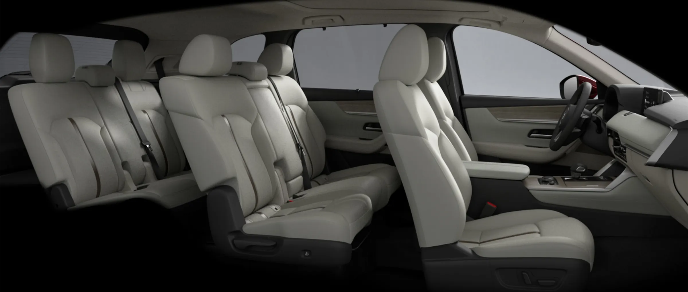 Cabina del CX-90 con asientos de cuero claro